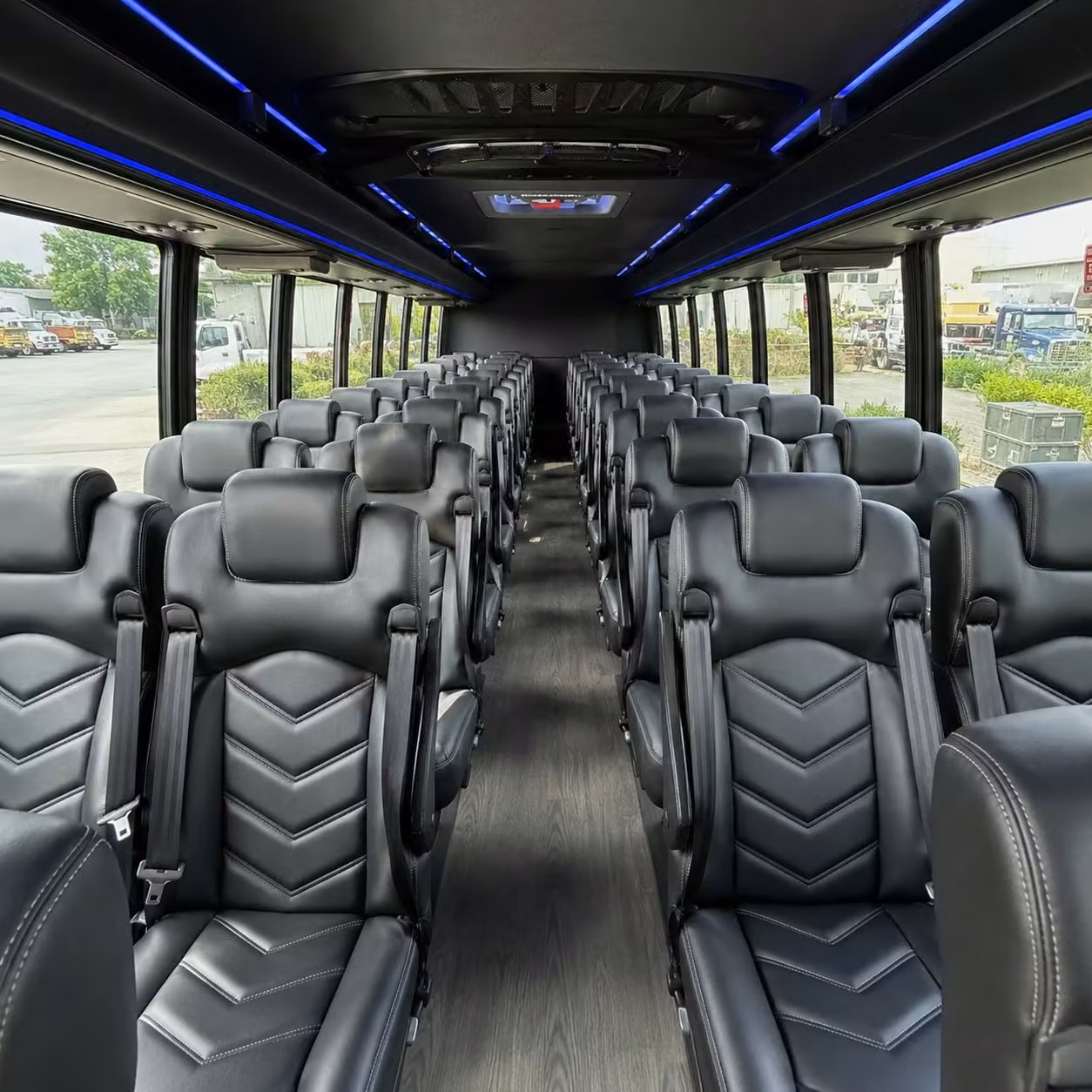 lancaster 25 passenger minibus rental