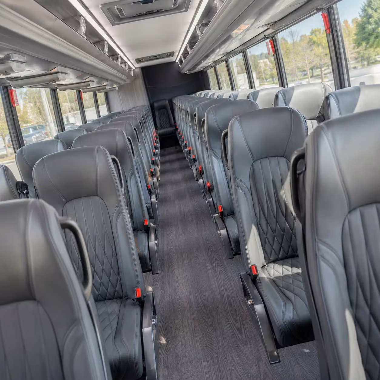 lancaster 28 passenger minibus rental